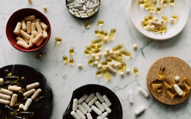 Antibiotiku kurss jau sācies: kad probiotikas palīdz zarnām, bet kad to lietošanu labāk nodalīt