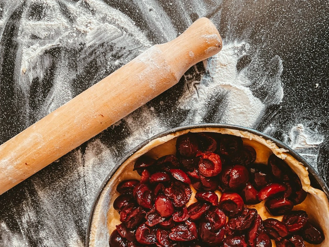 Plūmju kauliņi nav jāizmet: no tiem var pagatavot aromātisku piedevu rudens desertiem