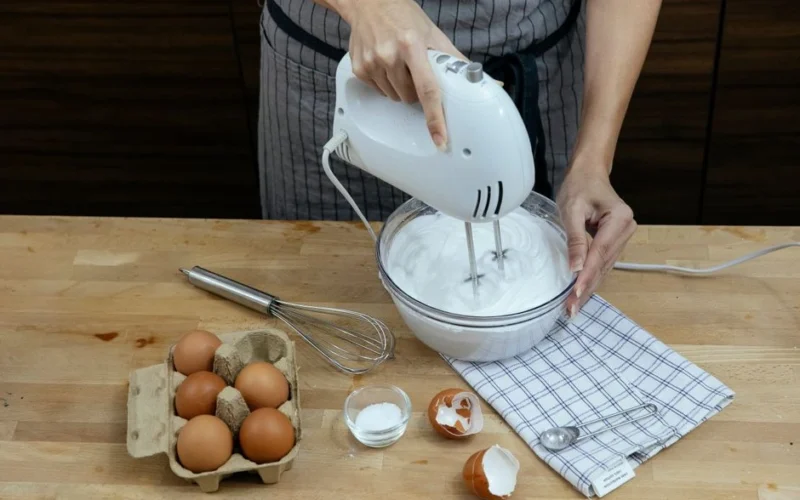 Kā saputot perfektus olu baltumus? Svarīgas ir pat sīkākās detaļas!