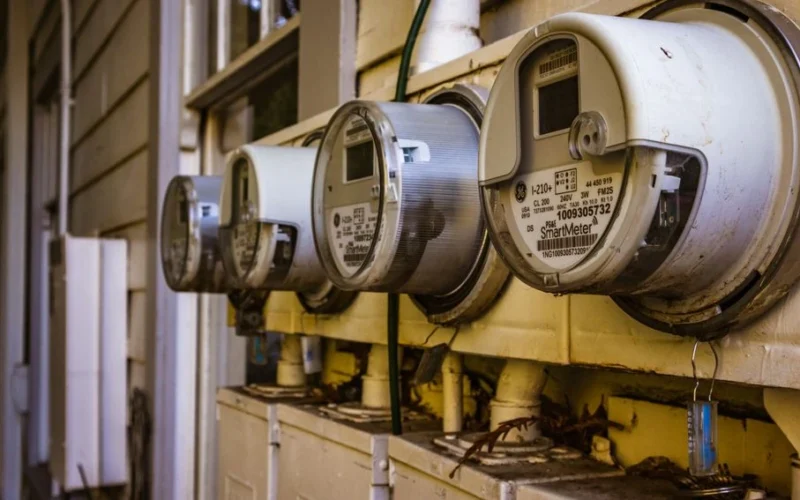 Per savaitę pakito fiksuotos elektros kainos: vartotojai turi pasitikrinti savo tiekėjo planą