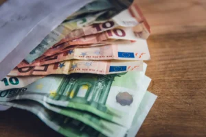 Bankomatas išdavė 50 eurų daugiau nei prašiau: nusprendžiau nutylėti, o po trijų dienų sulaukiau skambučio