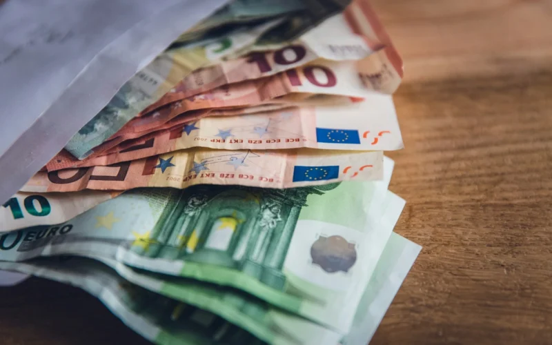 Bankomatas išdavė 50 eurų daugiau nei prašiau: nusprendžiau nutylėti, o po trijų dienų sulaukiau skambučio
