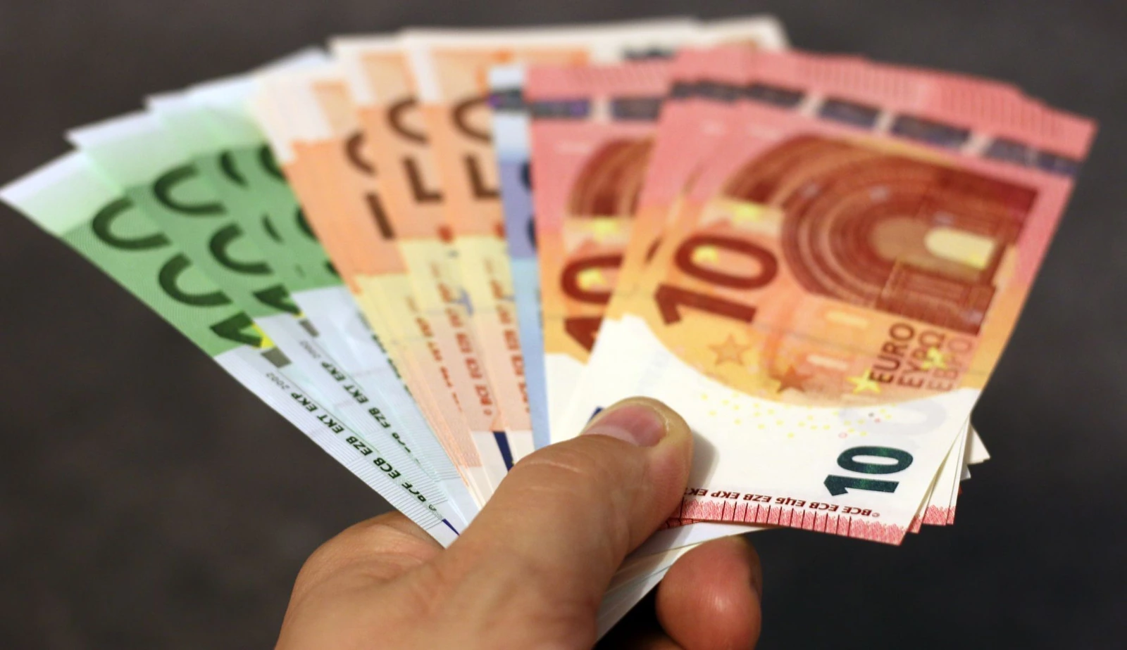 Bankomāts izsniedza par 50 eiro vairāk, nekā prasīju: nolēmu klusēt, bet pēc trim dienām saņēmu zvanu