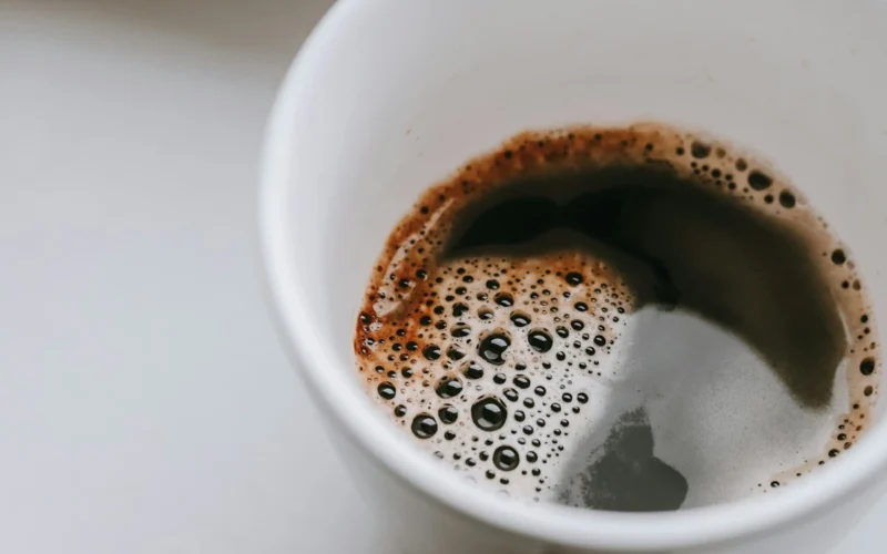 Kava veikia ne tik budrumą: mokslininkai stebėjo jos poveikį žarnynui