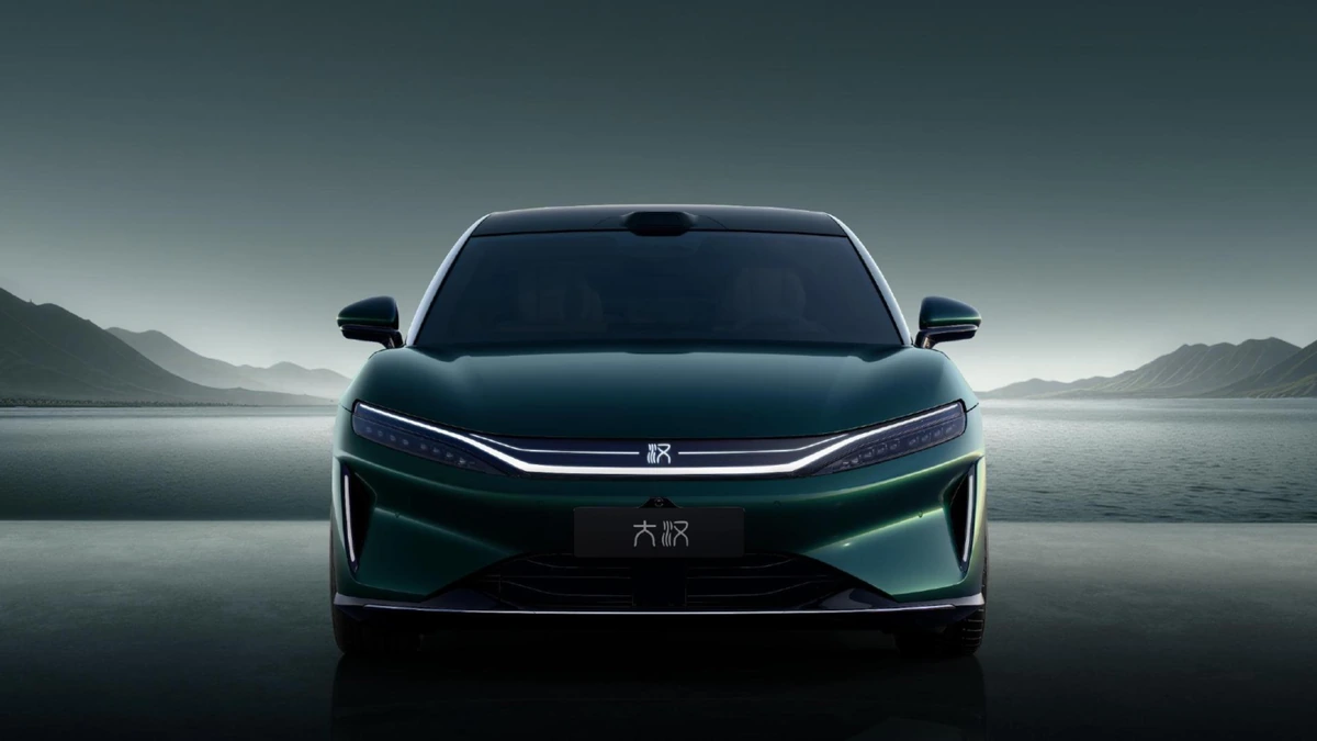 BYD Da Han EV tiek uzlādēts ar 1000 kW jaudu: pagaidām neviens cits lādētājs pasaulē nespēj nodrošināt tik lielu jaudu