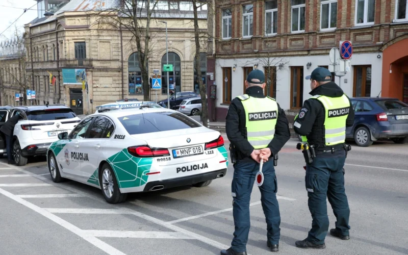 Policija budės prie perėjų