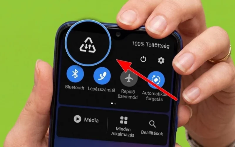 Keistas trikampis telefone