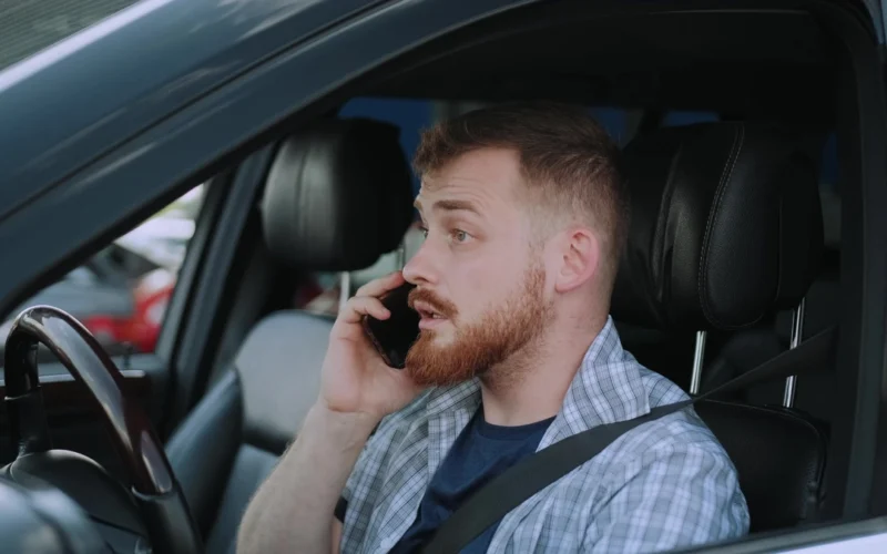 Telefono naudojimas už vairo