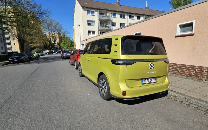 Vācijā noticis lūzums: pircēji biežāk izvēlas „Volkswagen“ elektromobiļus nekā benzīna vai dīzeļa modeļus