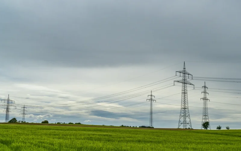 Brangi elektra antradienį