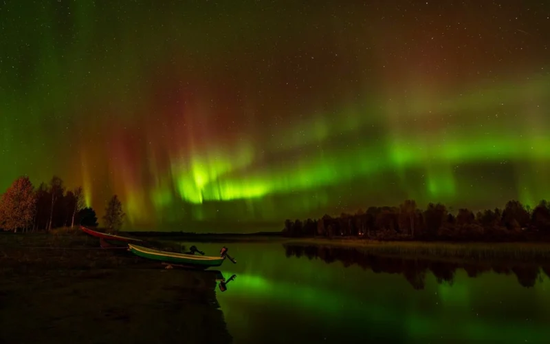Kai dangus staiga nušvinta žaliai: kaip Saulės dalelės, Žemės magnetinis laukas ir atmosfera sukuria pašvaistę