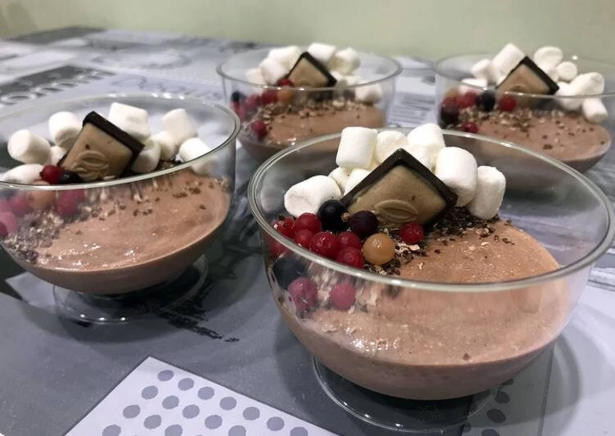 Varškės ir šokolado desertas