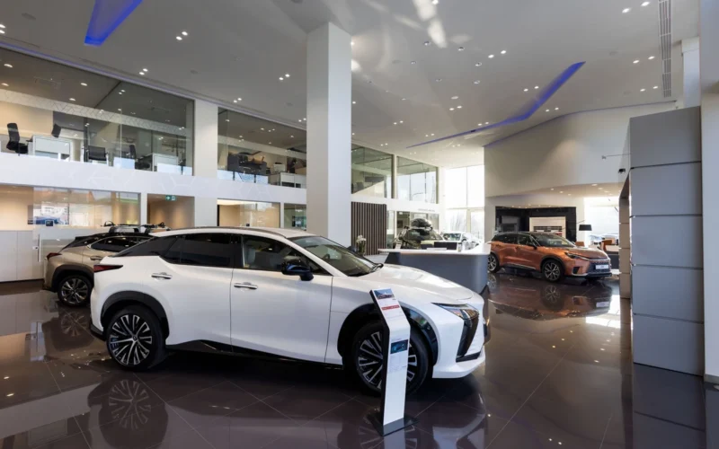 Naujas Lexus salonas