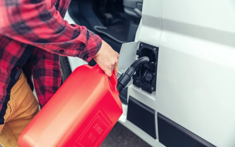 Degalų gabenimas ir laikymas automobilyje