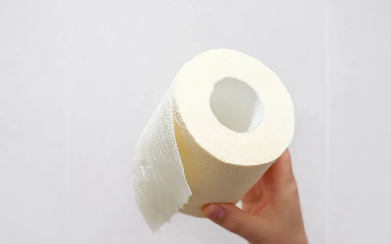 Kaip tualetinį popierių kabina turtuoliai?