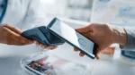 Apmokame sąskaitas naudojant NFC ryšį