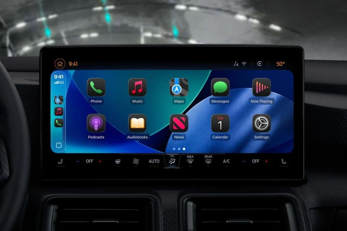 Apple keičia CarPlay