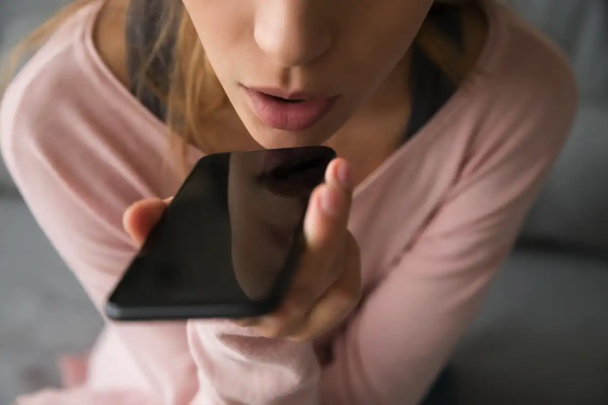 Balso žinutė vietoj telefono skambučio