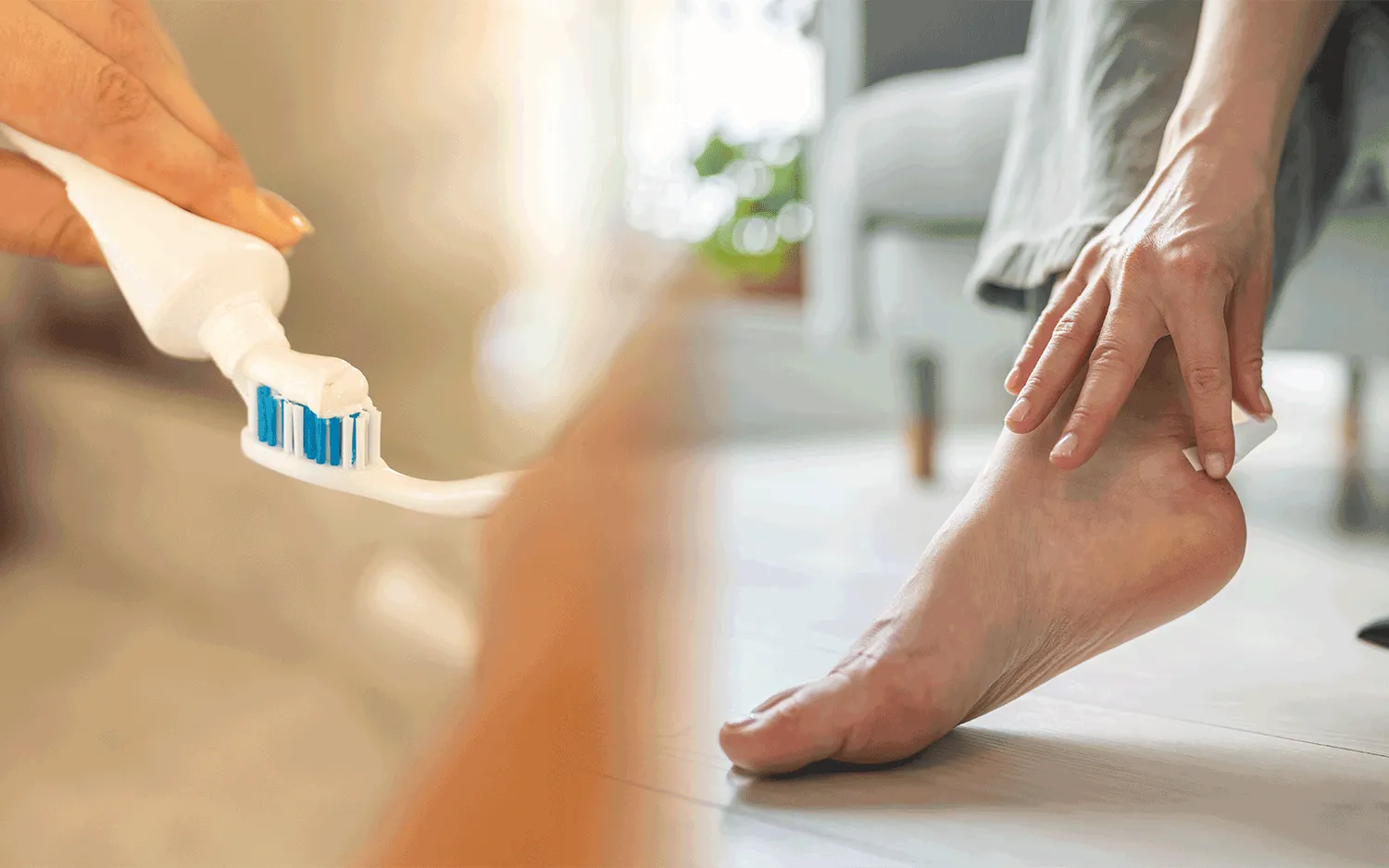 Dantų pasta pėdoms