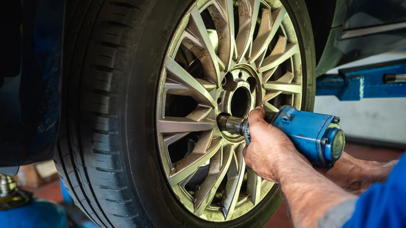 Keturi ar penki varžtai