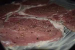 Kiaulienos kepsnių paruošimas kepimui