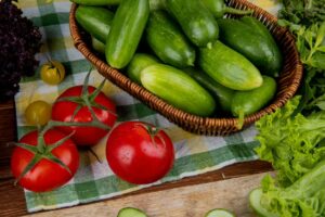 Kodėl verta agurkus ir pomidorus tręšti citrinos rūgštimi