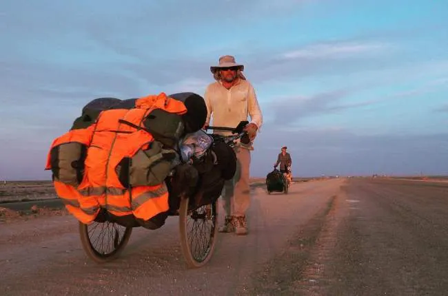 Neįtikėtina Karlo Bushby ėjimo odisėja