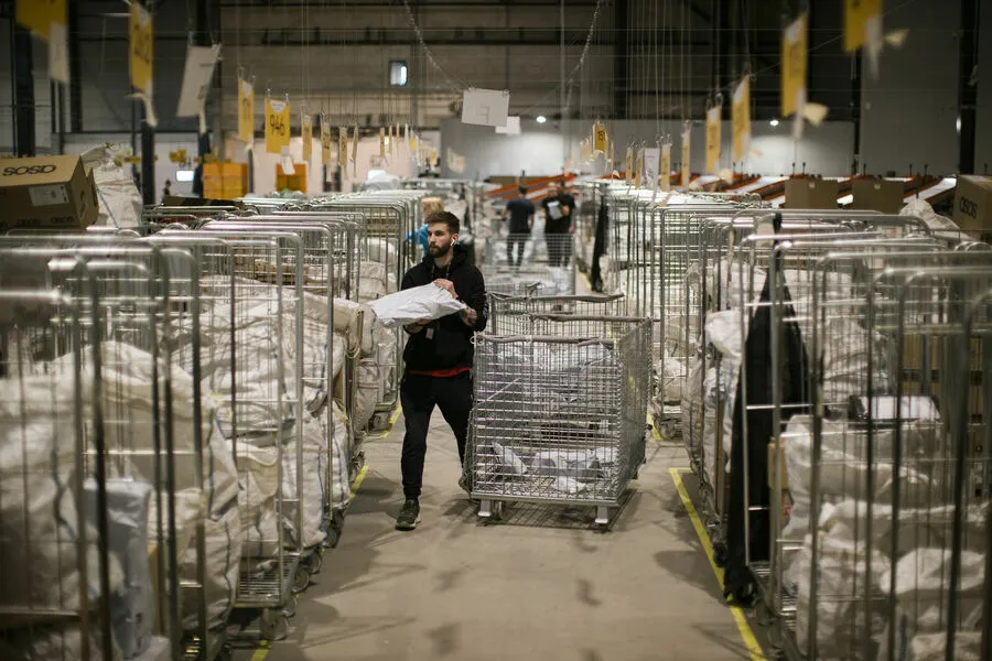 Omniva siuntų riušiavimas