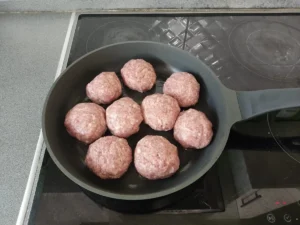 Skanūs kotletai namuose