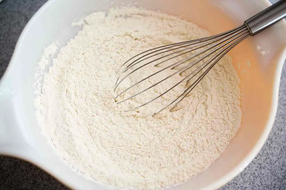 Sodos ir miltų sumaišymas