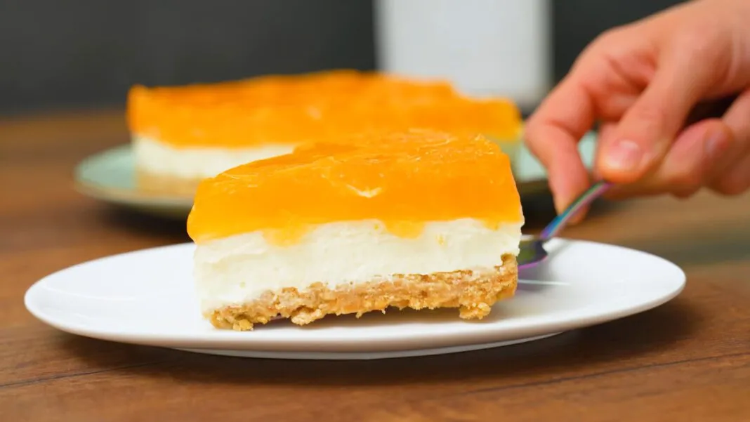 Sotus mandarinų pyragas