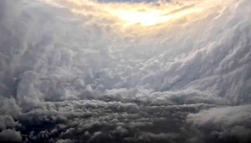 Uragano nuotraukos / autorius: @FlynonymousWX, šaltinis: X