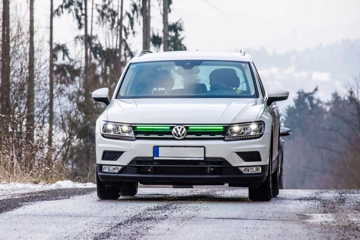 Žalias signalas priekyje / frontbrakelights.com nuotr.