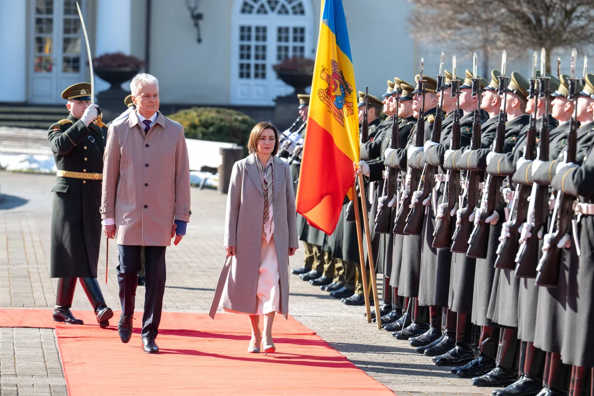 Lietuvos Respublikos Prezidentas Gitanas Nausėda antradienį susitiko su oficialaus vizito į Lietuvą atvykusia Moldovos Prezidente Maia Sandu