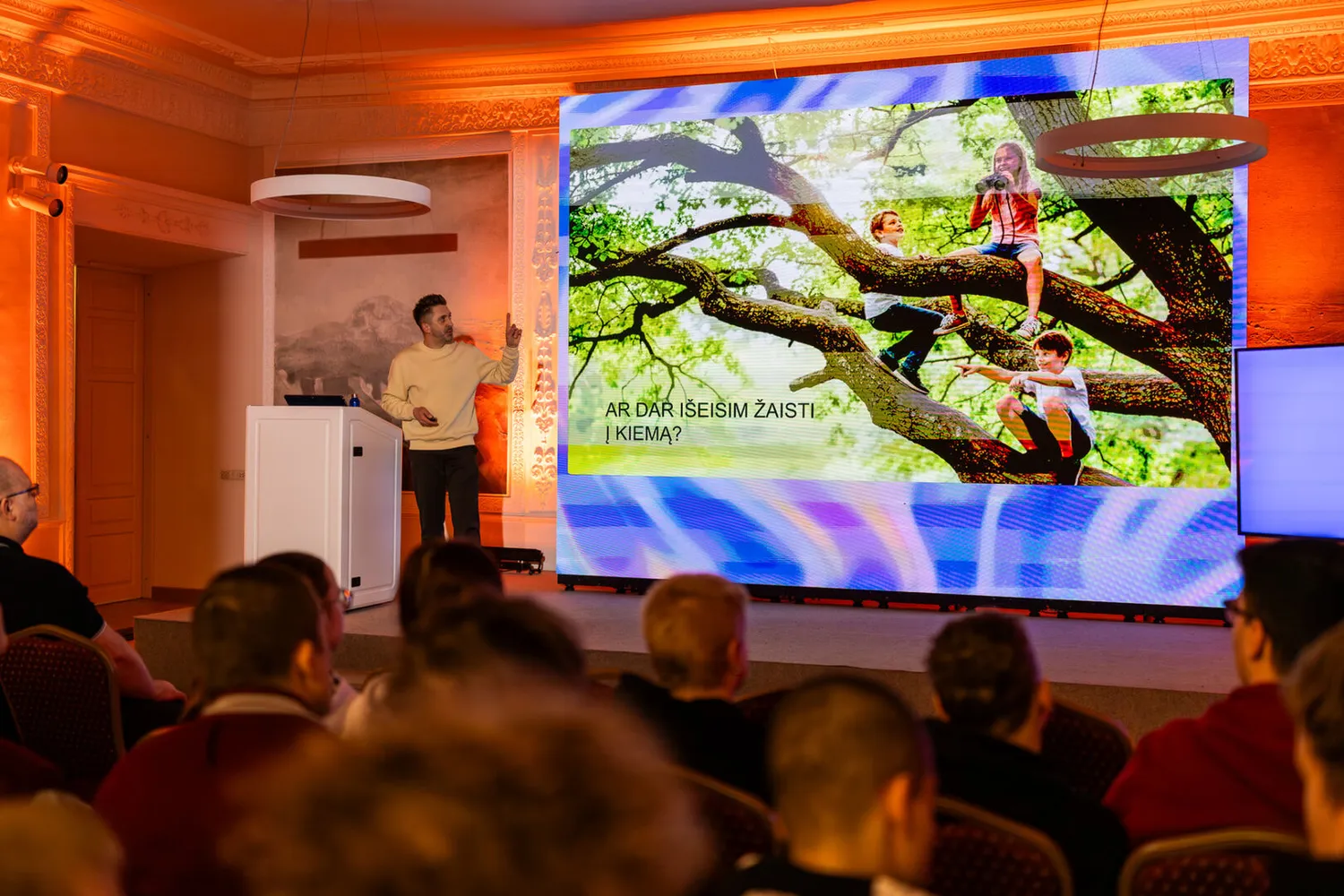 Ekspertai įvardijo vienintelį įgūdį, kuris ateityje bus svarbesnis už programavimą