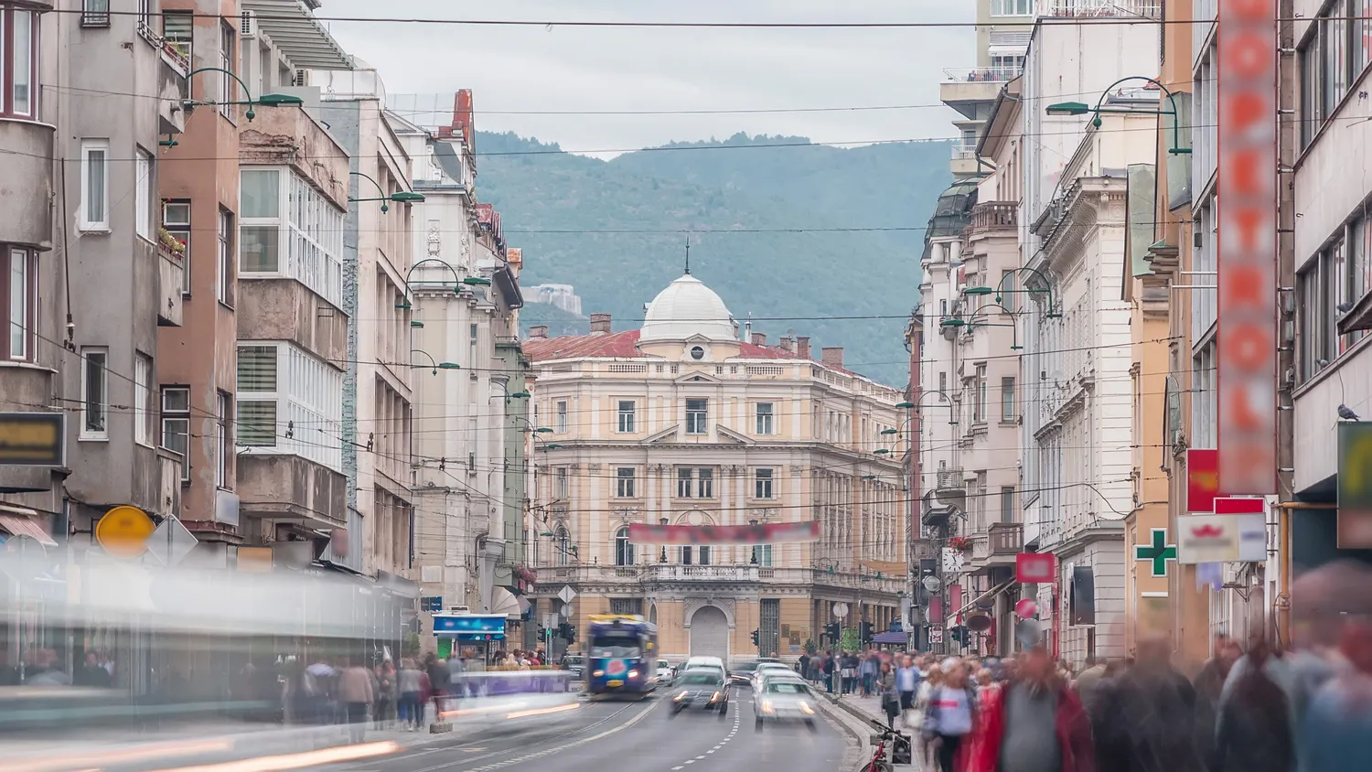 Shutterstock 1647673327