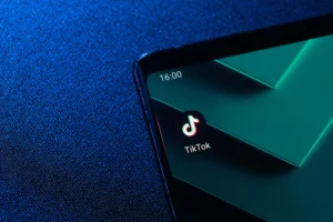 TikTok draudimas / TY Lim / Shutterstock.com