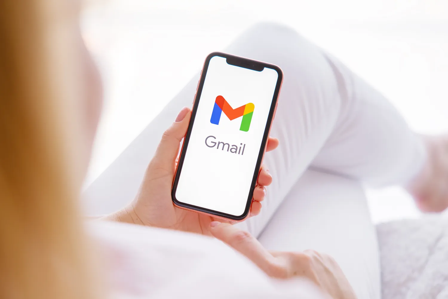 Įspėjimas iš "Gmail" / Kaspars Grinvalds / Shutterstock.com