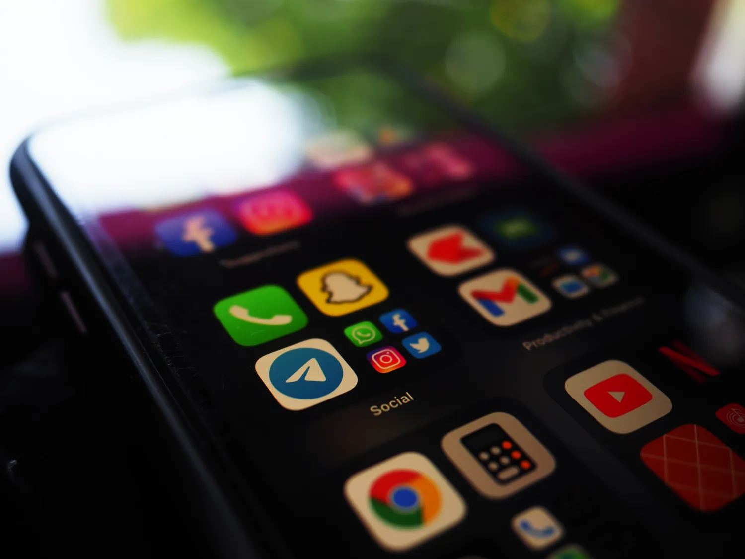 Populiariausios iPhone programėlės 2025 m. / Wirestock Creators / Shutterstock.com