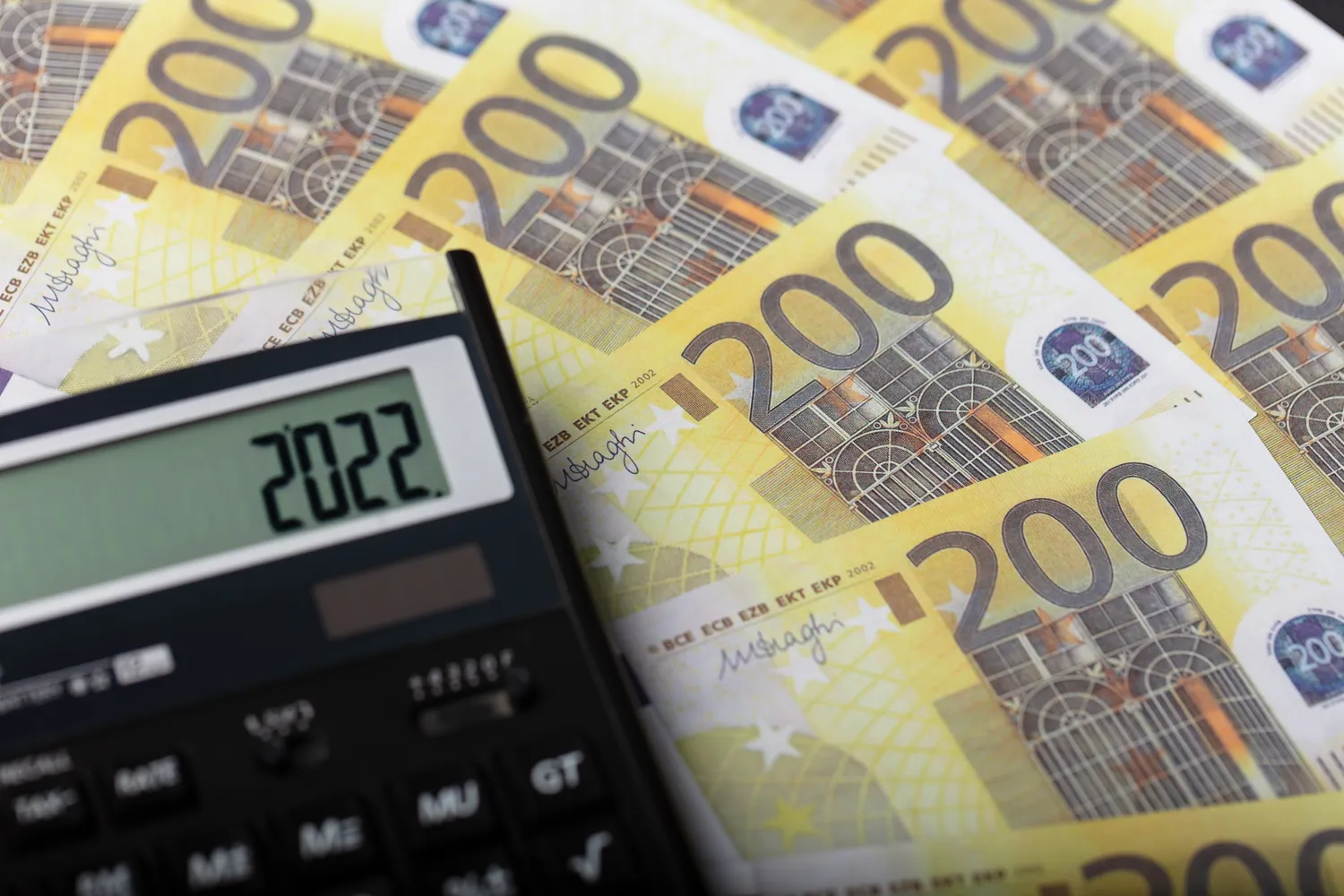 Atlyginimai Baltijos šalyse auga