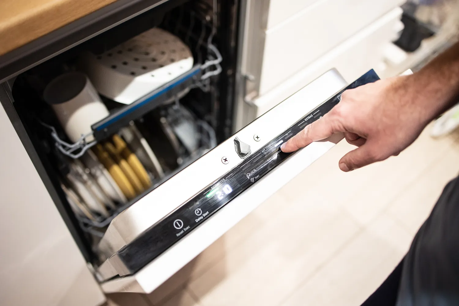 Nešvarūs indai indaplovėje