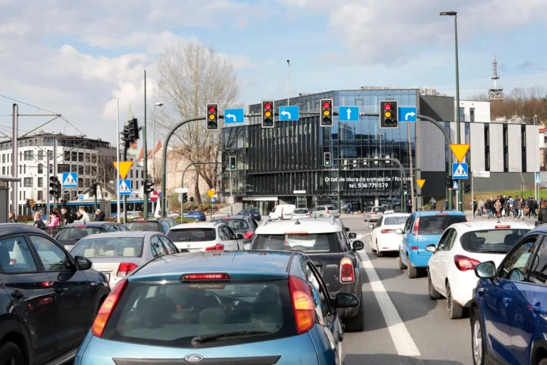 Eismas mieste / Agnes Kantaruk / Shutterstock.com