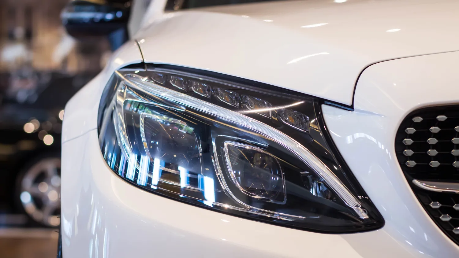 Mercedes-AMG C43 / Wirestock Creators / Shutterstock.com