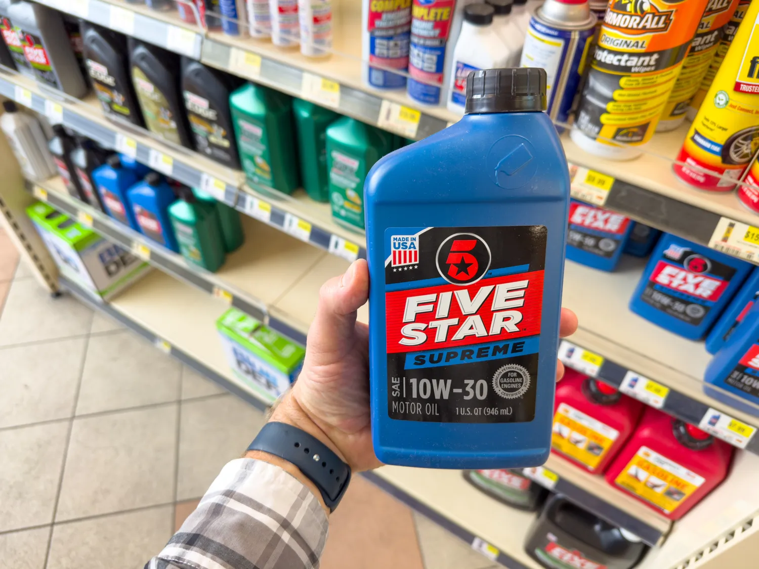 W raidė ant etiketės / ZikG / Shutterstock.com