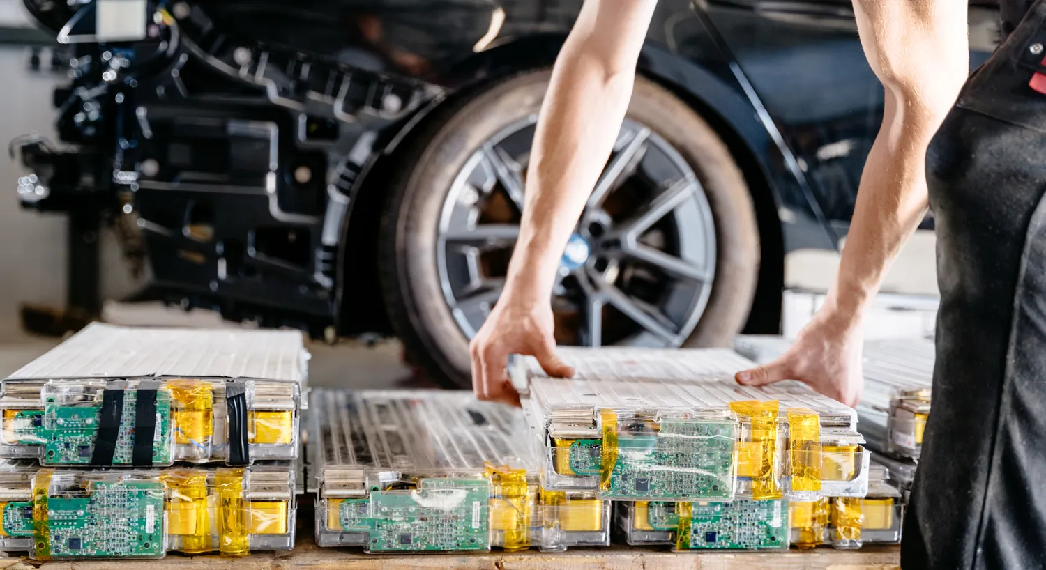 Elektromobilių remontas trunka ilgiau