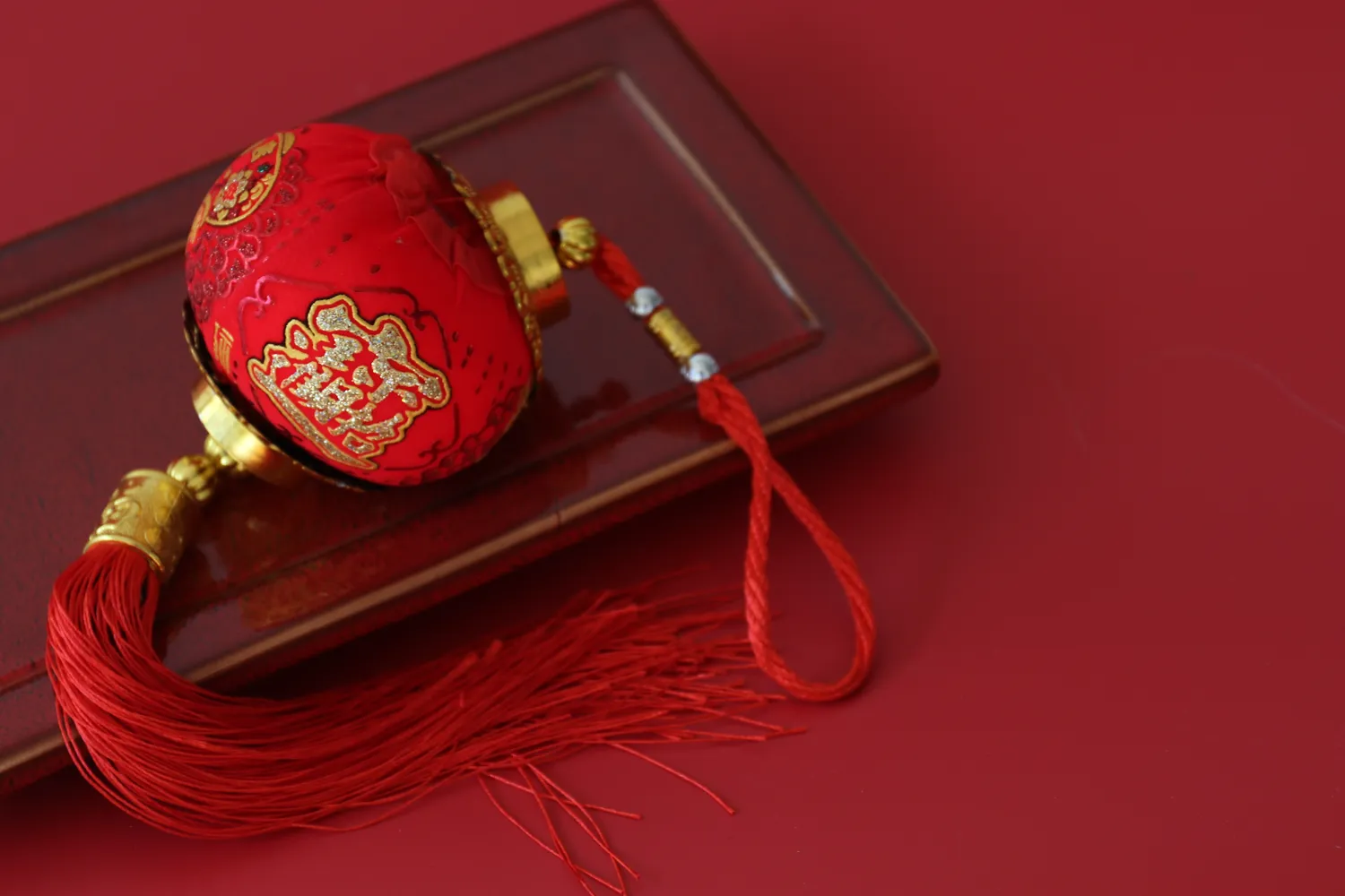 Kylantis Mėnulis Vandenyje atveria finansines duris