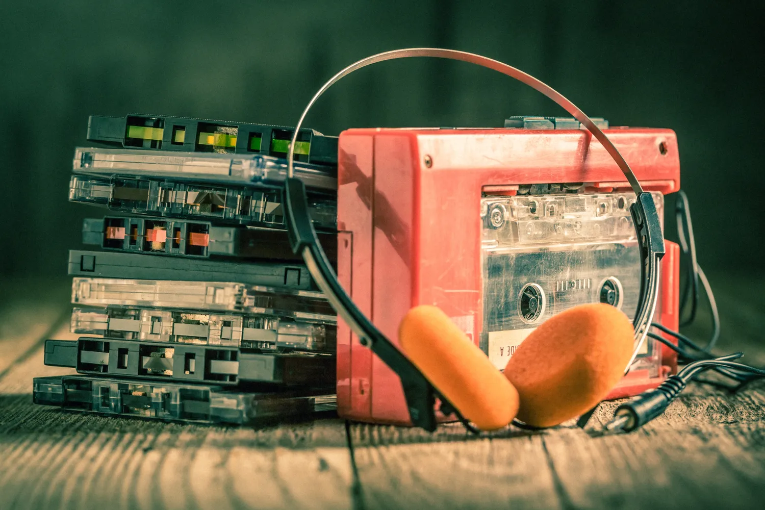 Senos kasetės su įrašyta muzika