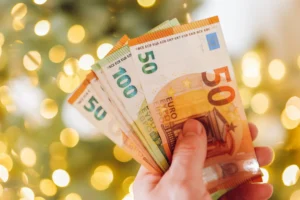 Laukiame euro banknotų pokyčių