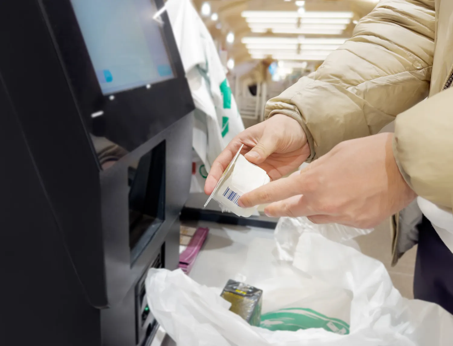 Savitarnos kasos patinka ne visiems