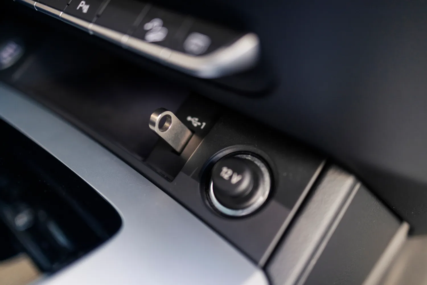 Niekada nejunkite šio nekaltos išvaizdos daikčiuko į automobilį